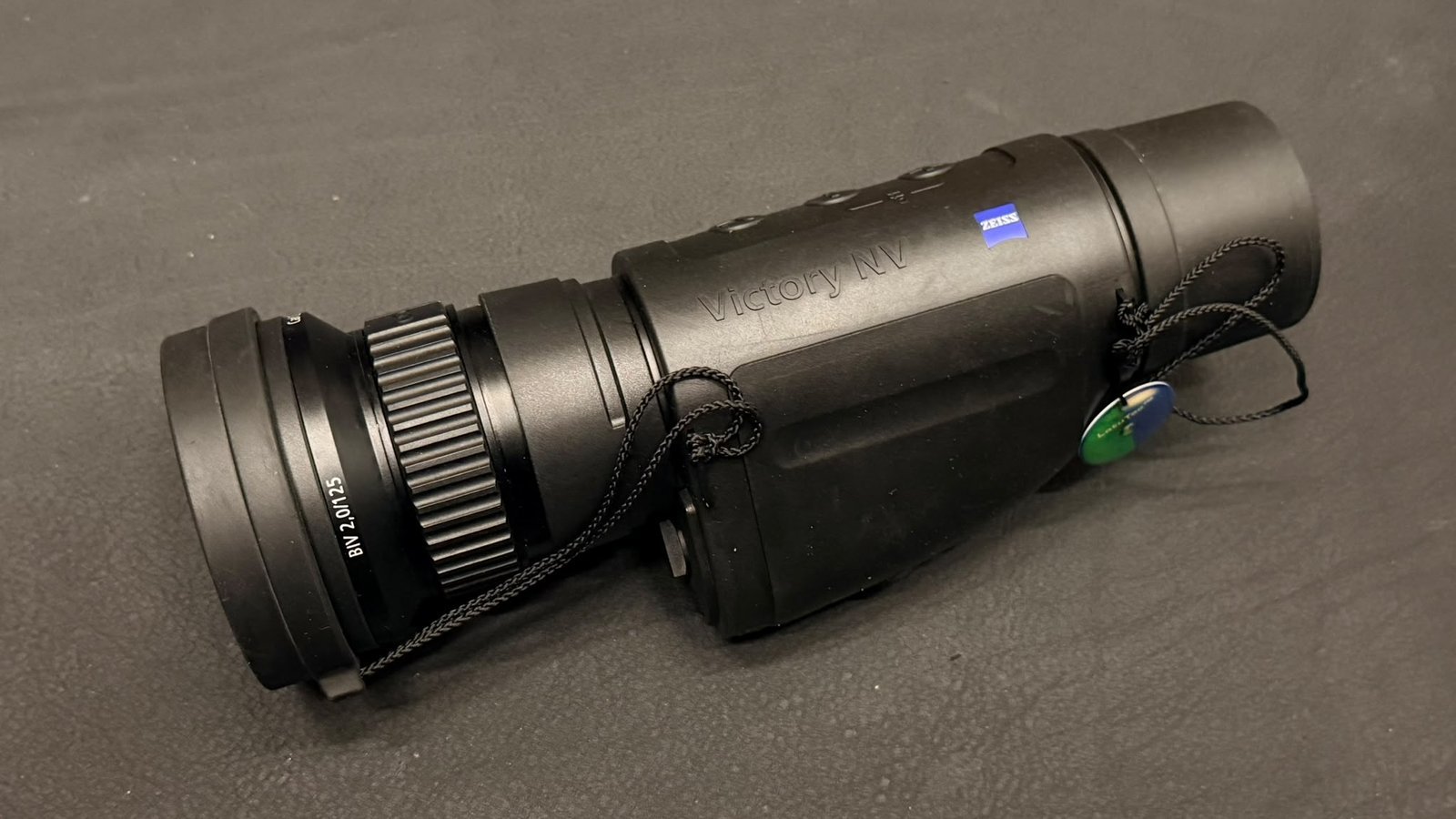 Zeiss Victory NV – Seitenansicht